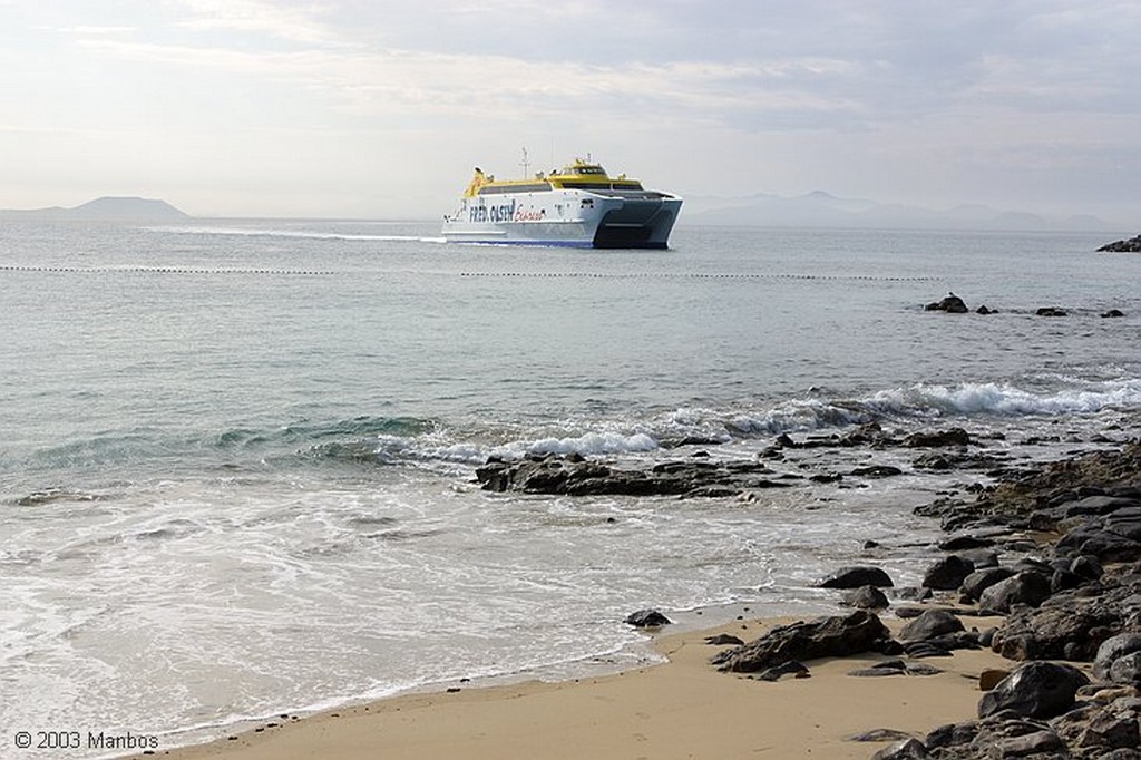 Lanzarote
El Ferry en el puerto de Playa Blanca
Canarias