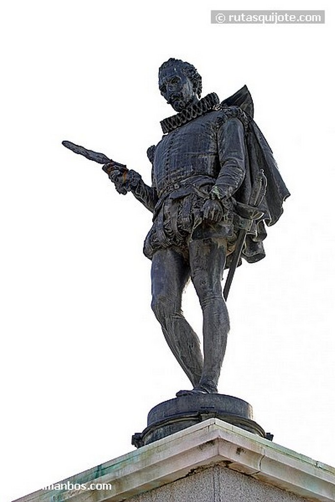 Alcala de Henares
Estatua de Cervantes en su plaza
Madrid