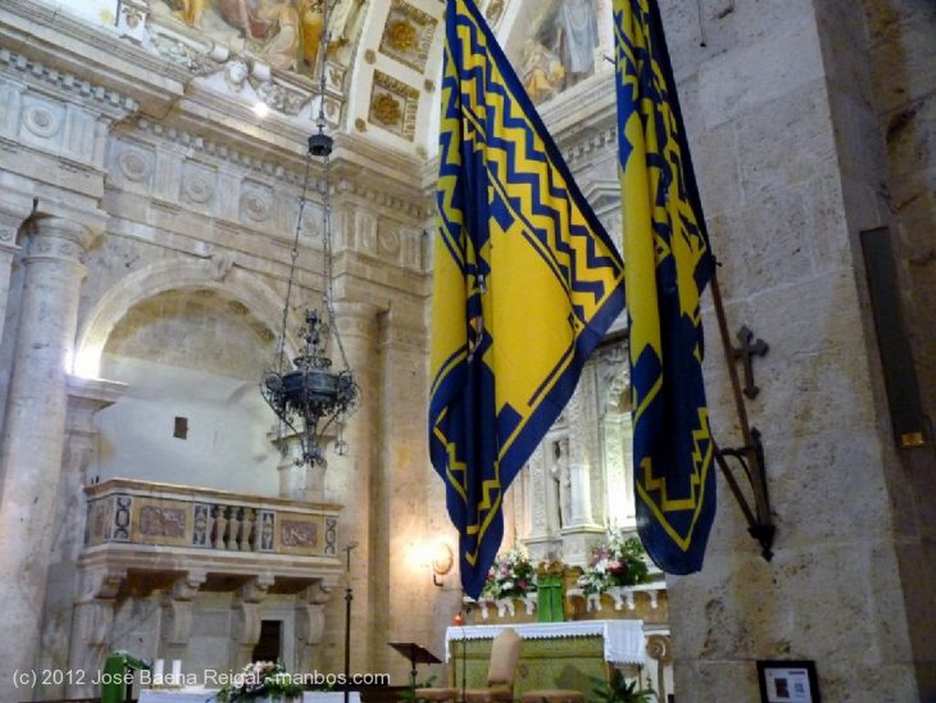 Montepulciano
Crucero y capilla lateral
Siena