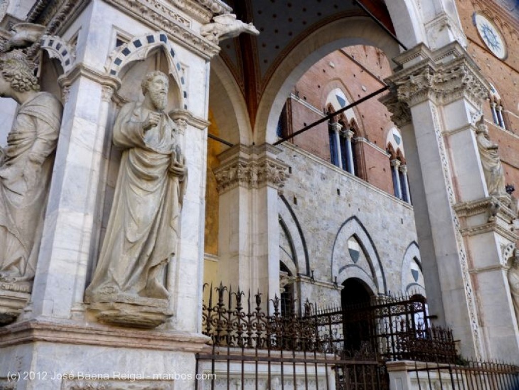 Siena
Cappella di Piazza 
Toscana 