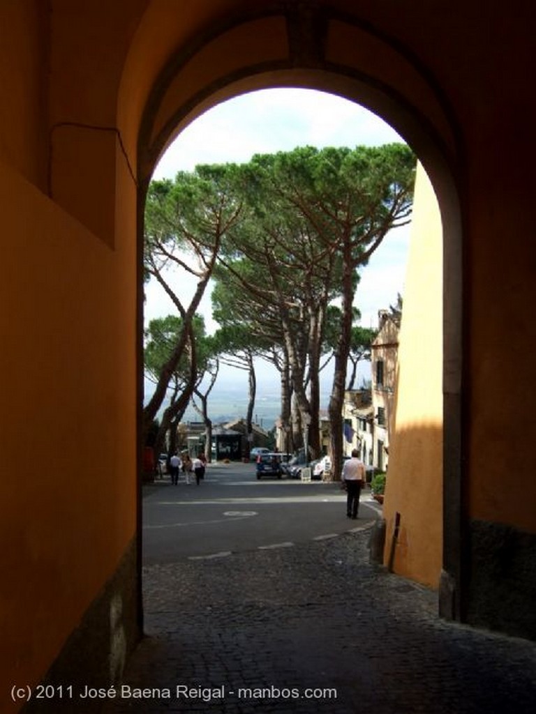 Castel Gandolfo
Puerta de Clemente XIII 
Lazio