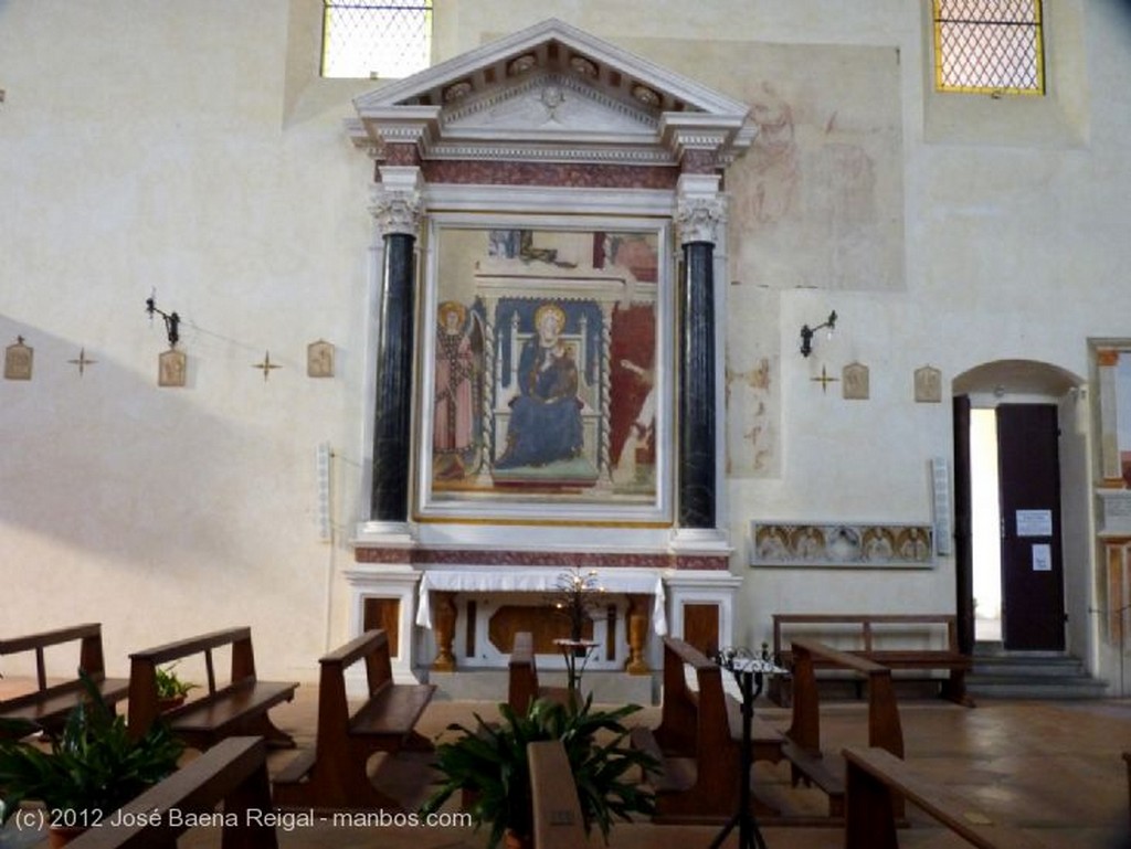 San Gimignano
Pulpito y pintura al fresco
Siena