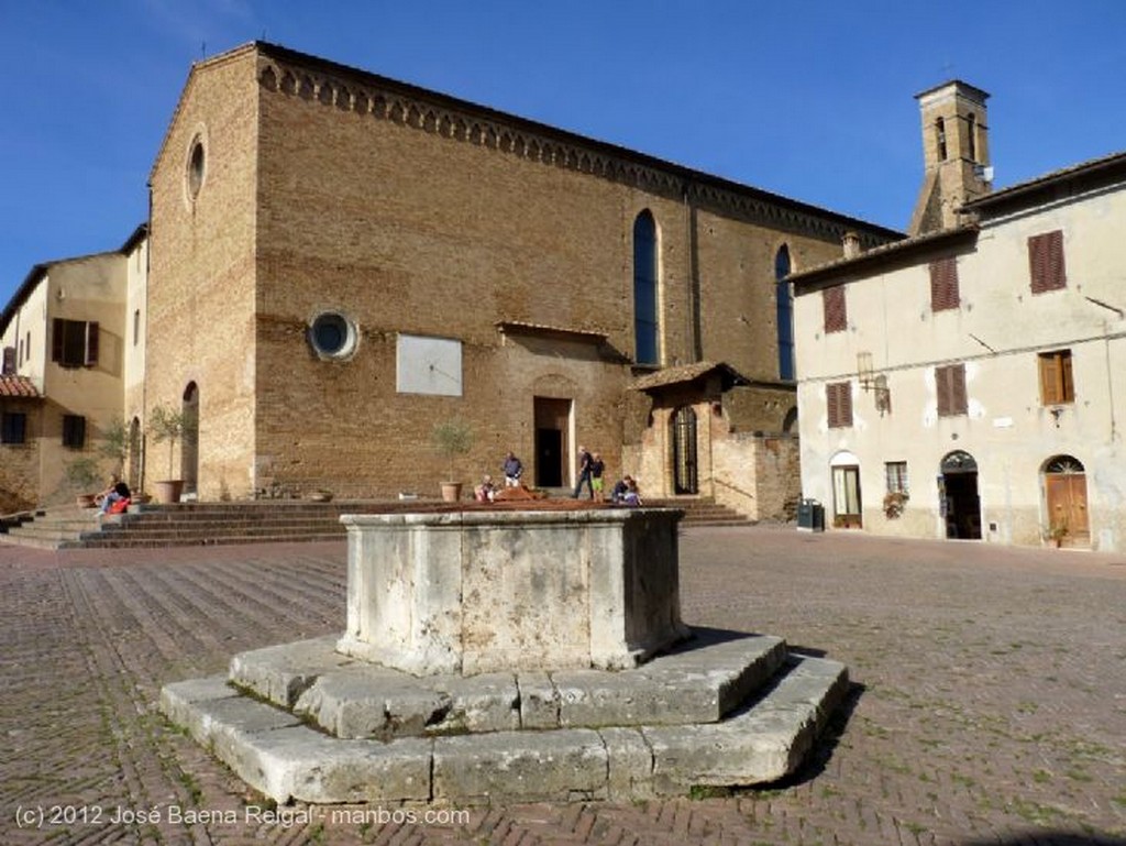 San Gimignano
Iglesia de San Pietro in Forlano
Siena