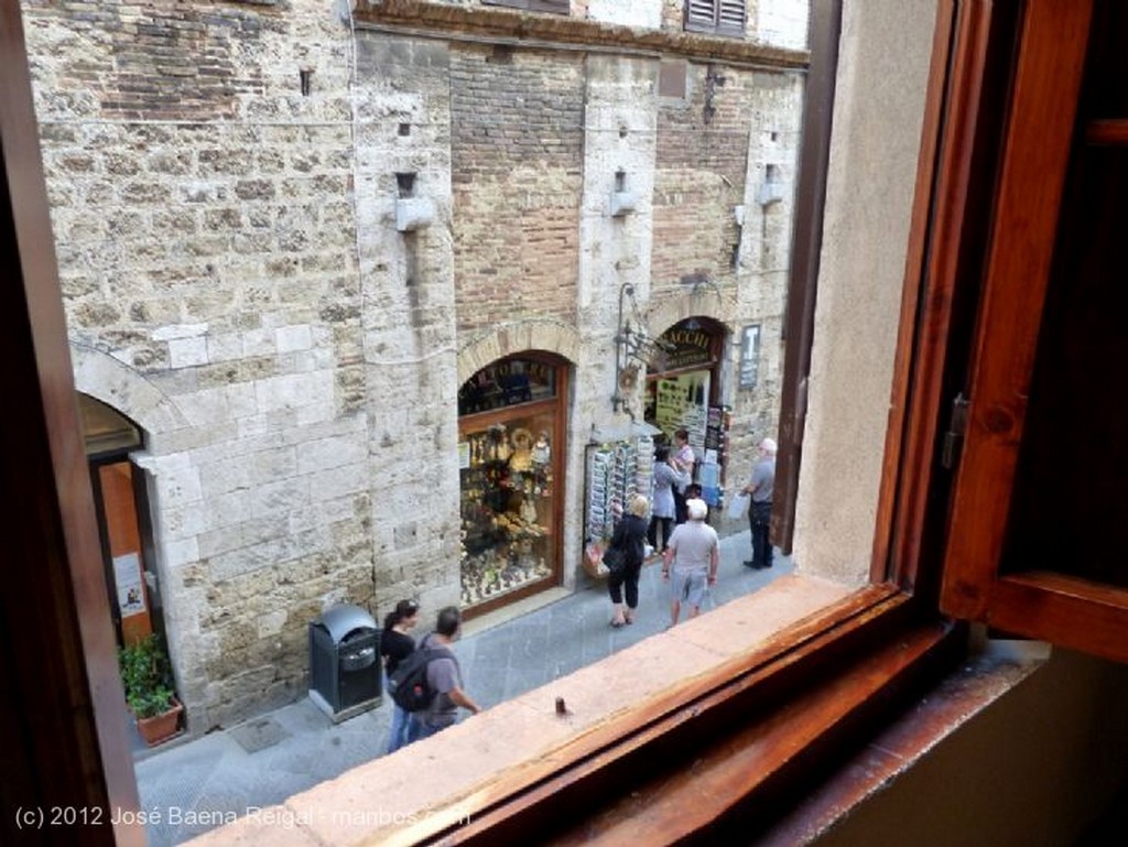 San Gimignano
Muro con farol
Siena