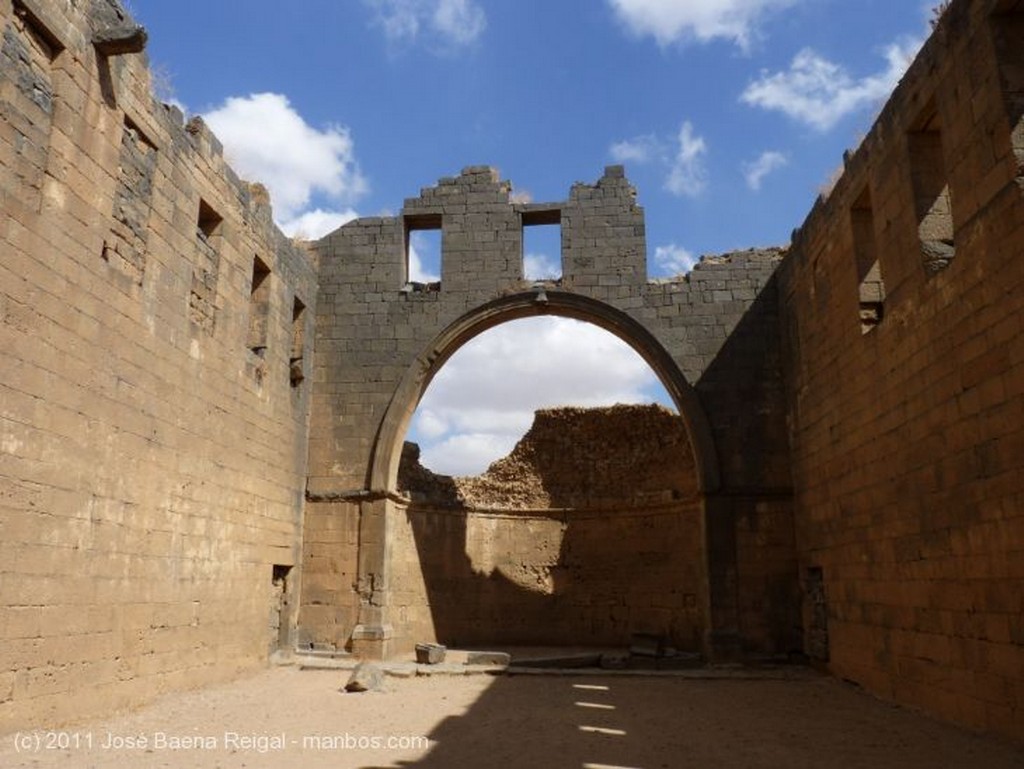 Bosra
Antiguo convento de monjas
Dera
