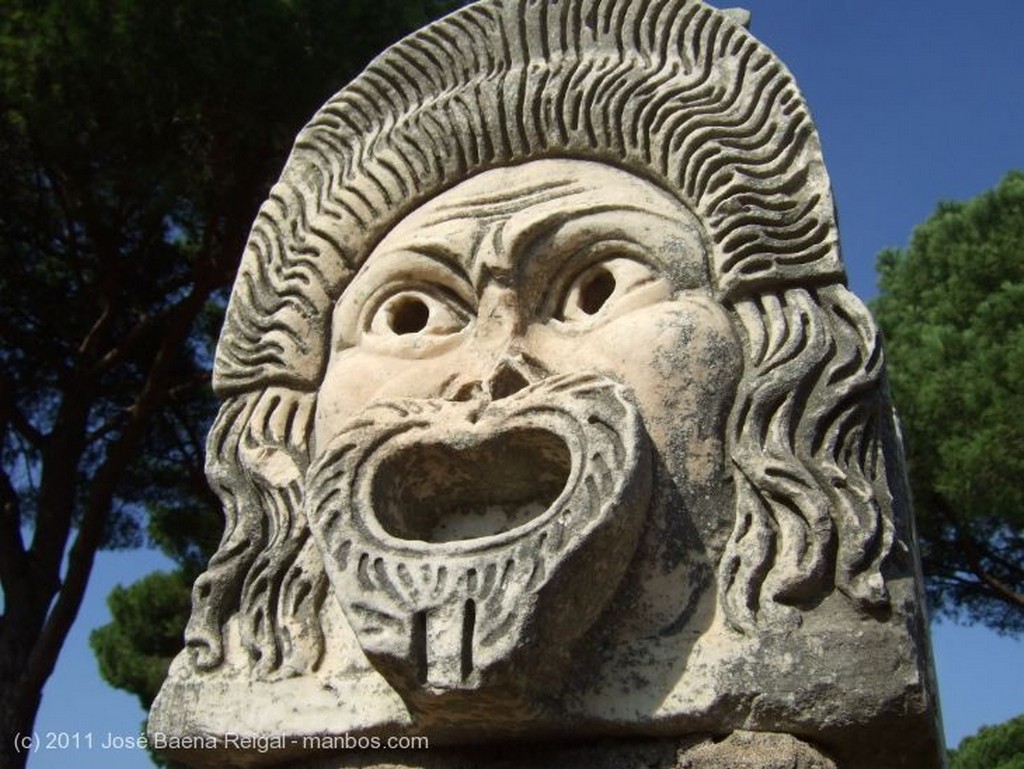 Ostia Antica
Mascara y columna
Roma