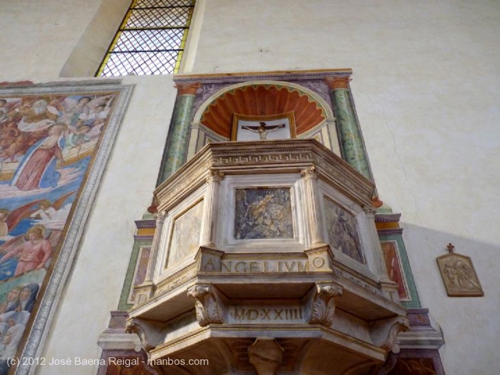 San Gimignano
Fresco con Madonna y santos
Siena