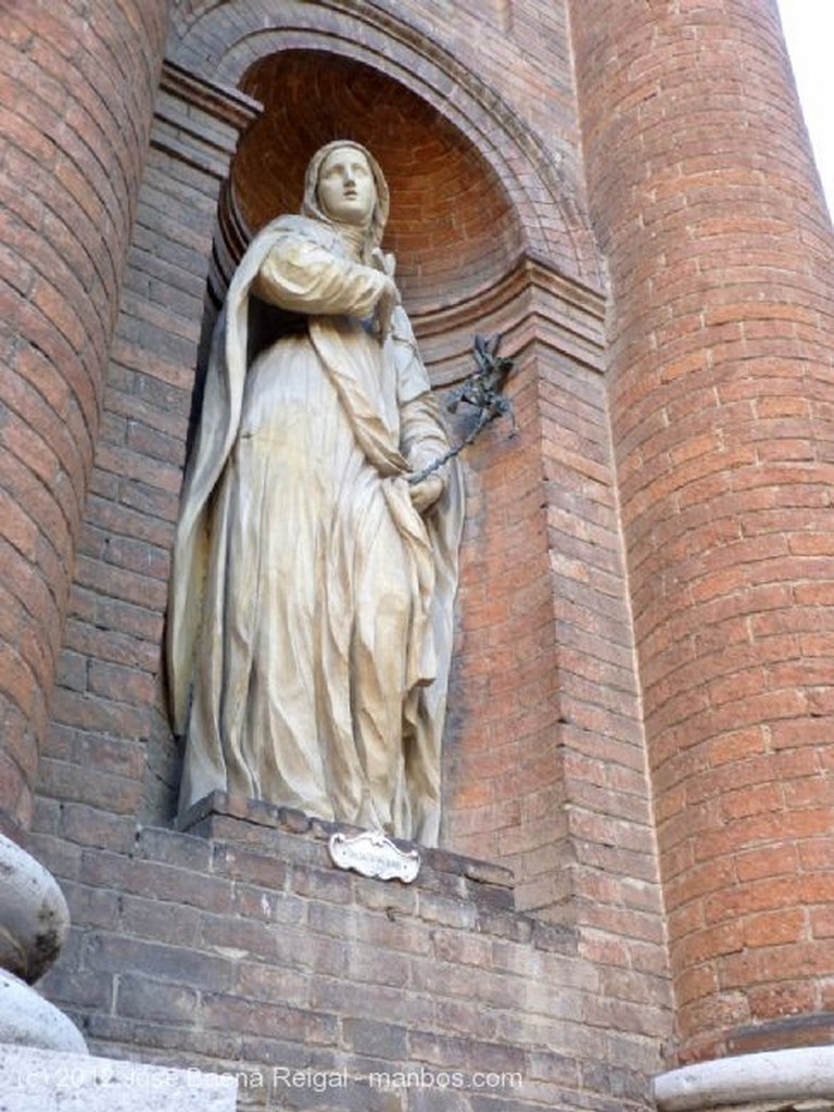 Siena
Timpano con el escudo de Siena
Toscana