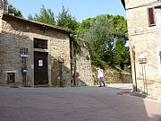 Via della Rocca, San Gimignano, Italia